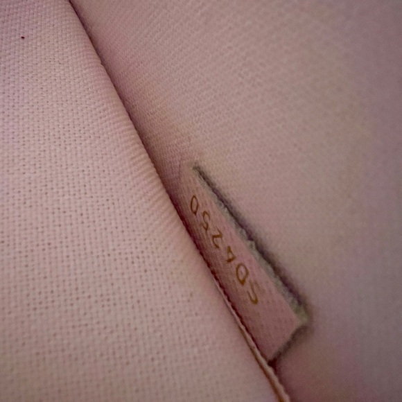 Louis Vuitton Felicie Crossbody - Picture 2 of 4